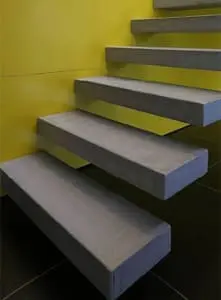 Отделка лестницы микроцементом Отделка лестницы микробетоном